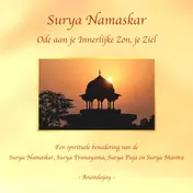 Omslag van Surya Namaskar - Ode aan je Innerlijke Zon, je Ziel