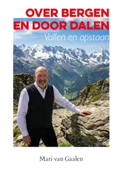 Omslag van Over bergen en door dalen