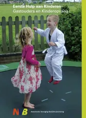 Omslag van Eerste hulp aan kinderen voor gastouders en kinderopvang