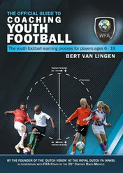 Omslag van Coaching Youth Football