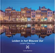Omslag van Leiden in het blauwe uur