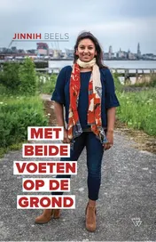 Omslag van Met beide voeten op de grond