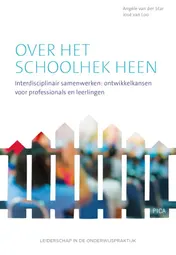 Omslag van Over het schoolhek heen