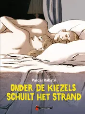 Omslag van Onder de kiezels schuilt het strand