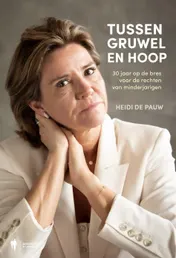 Omslag van Tussen gruwel en hoop