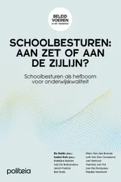 Omslag van Schoolbesturen: aan zet of aan de zijlijn?