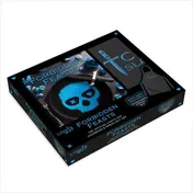 Omslag van Forbidden Feasts: The Official Lights Out Cookbook and Apron Gift Set By Navessa Allen