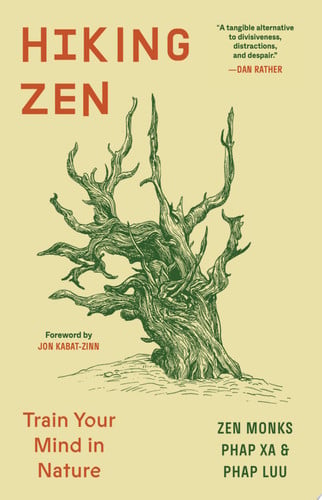 Omslag van Hiking Zen Train Your Mind in Nature