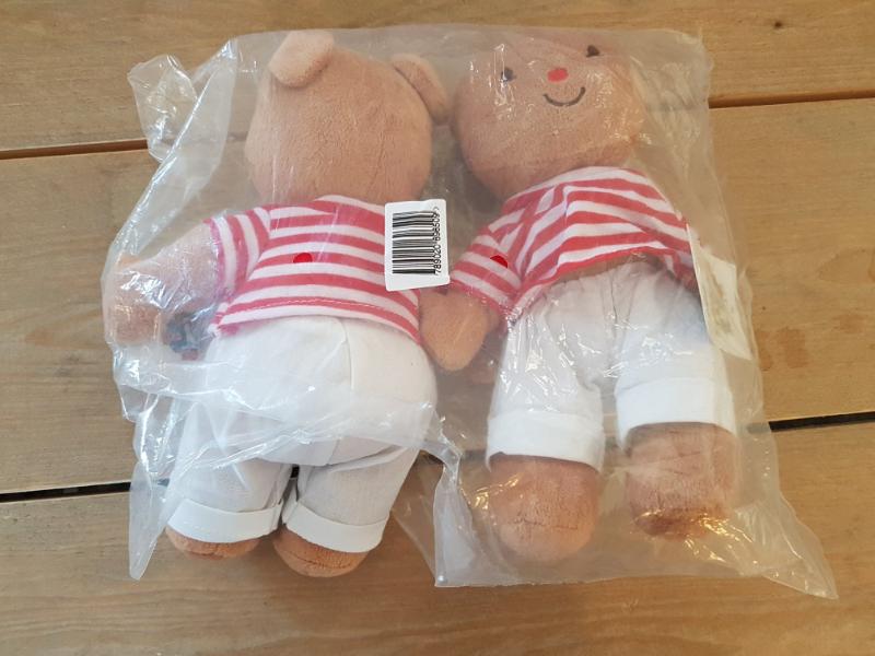 Omslag van Bobbi knuffel (verpakt per 2 á 12,50 per stuk)