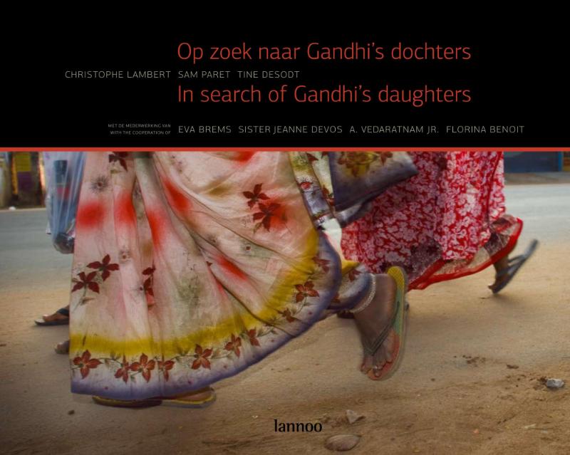 Omslag van Op zoek naar Gandhi's dochters = In search of Gandhi's daughters