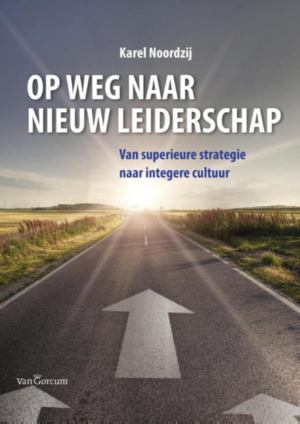 Omslag van Op weg naar nieuw leiderschap