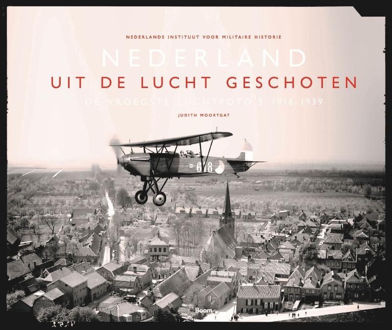 Omslag van Nederland uit de lucht geschoten