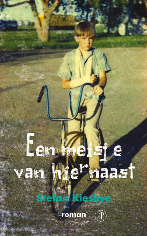 Omslag van Een meisje van hiernaast