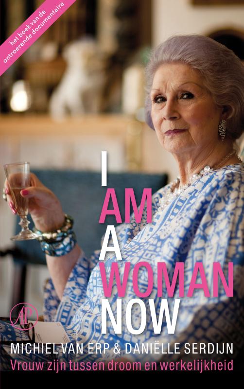 Omslag van I am a woman now