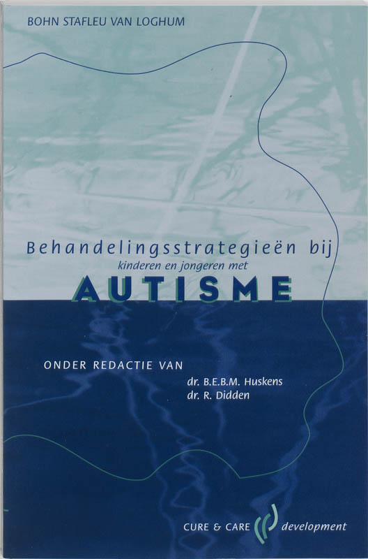 Omslag van Behandelingsstrategieen bij kinderen en jongeren met autisme