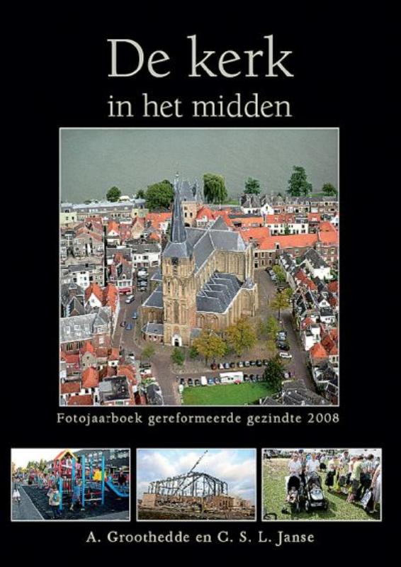 Omslag van De Kerk in het midden