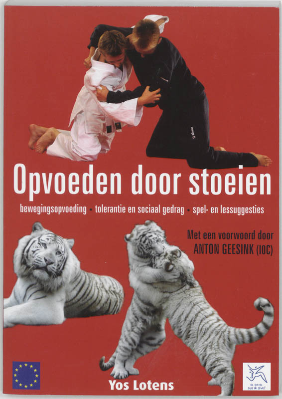 Omslag van Opvoeden door stoeien