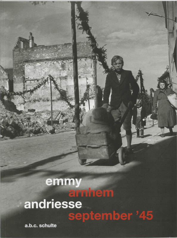 Omslag van Emmy Andriesse Arnhem september '45