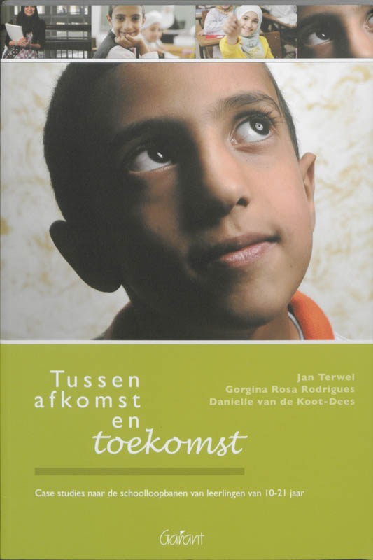 Omslag van Tussen afkomst en toekomst