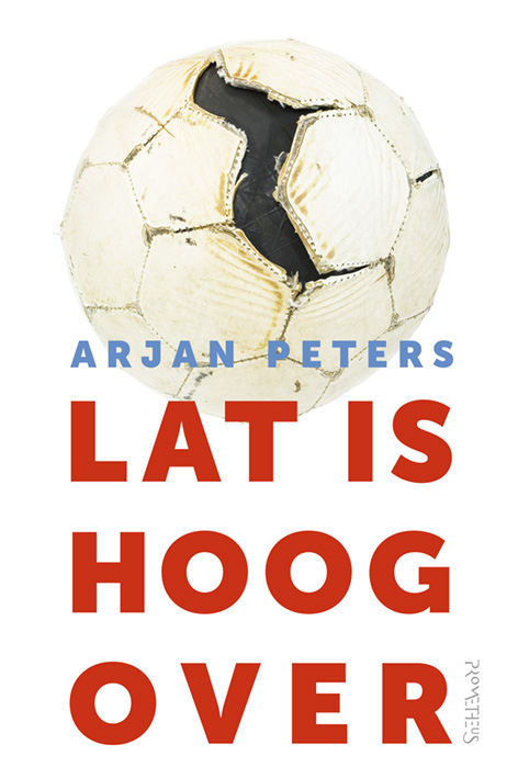 Omslag van Lat is hoog over