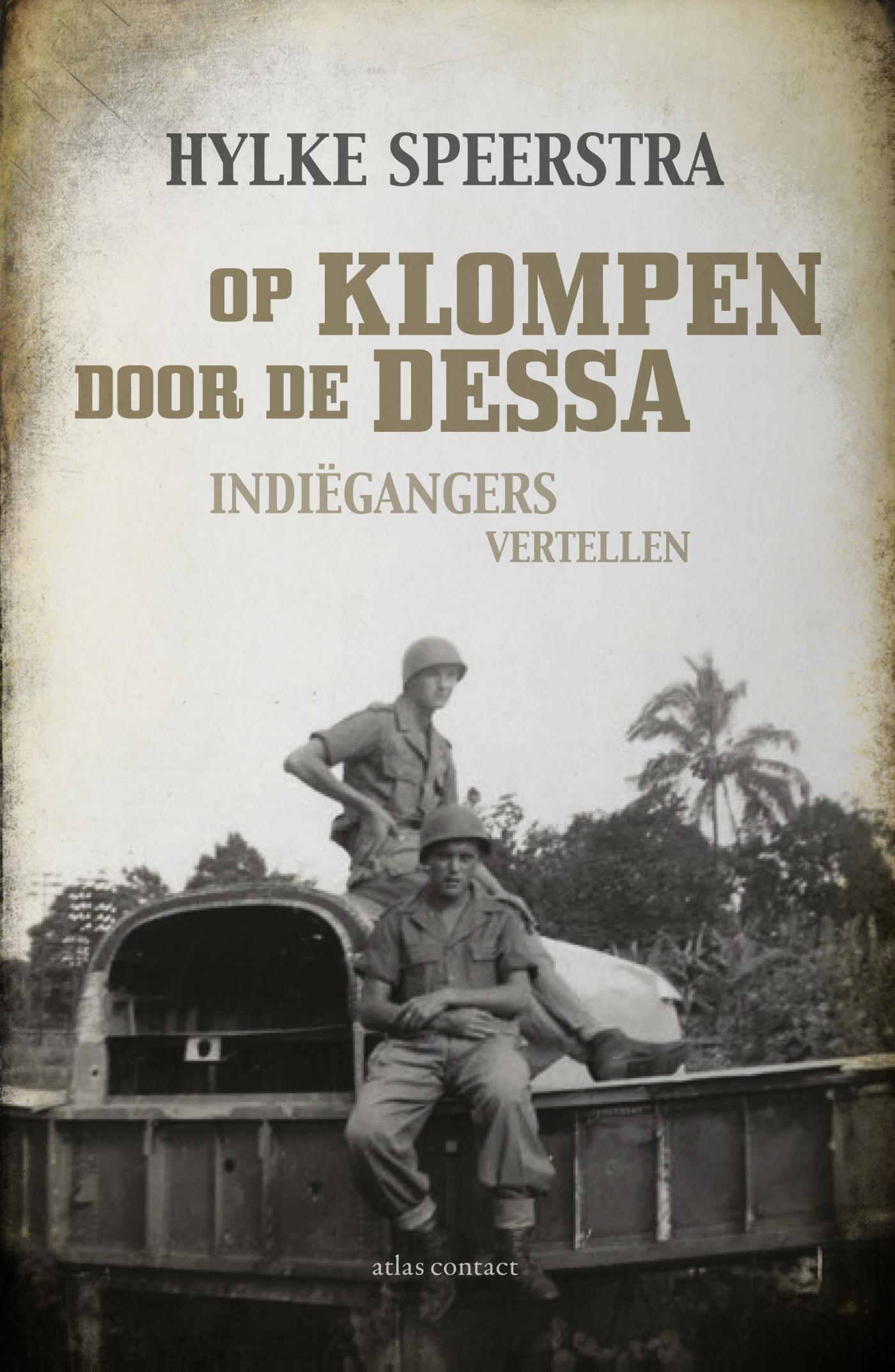Omslag van Op klompen door de dessa