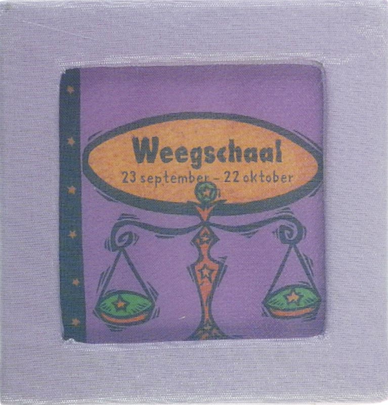 Omslag van Astrologie mini Weegschaal in zijden doos