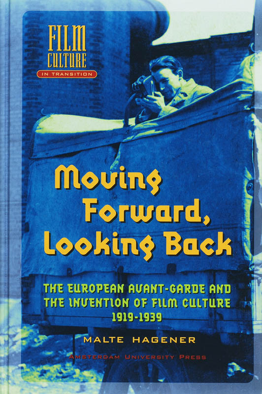 Omslag van Moving Forward, Looking Back