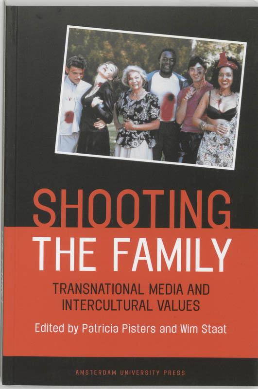 Omslag van Shooting the Family