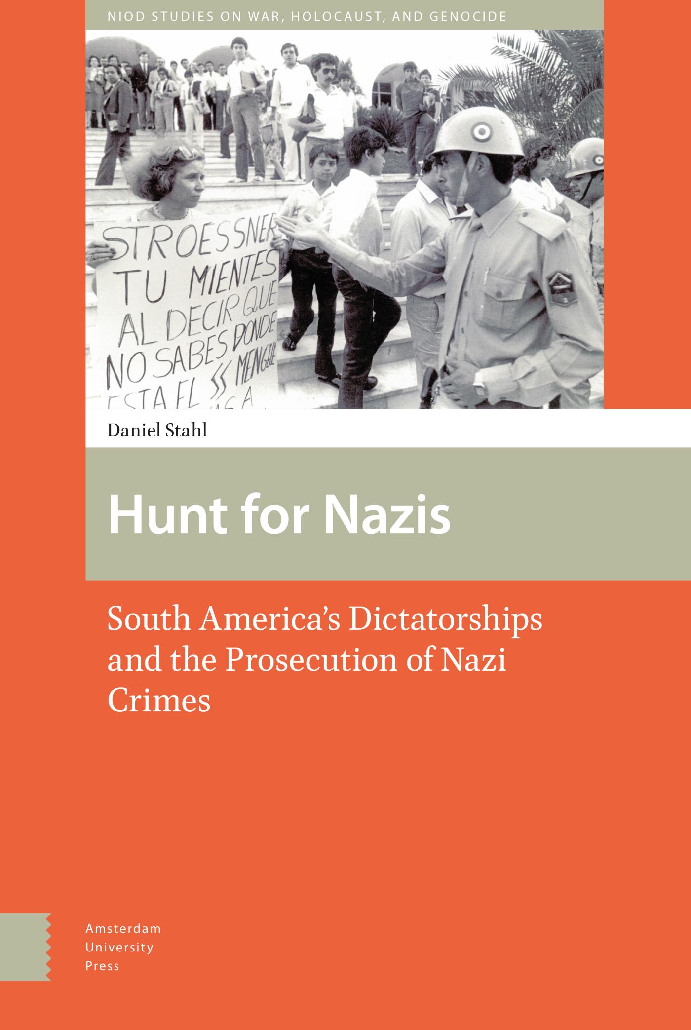 Omslag van Hunt for Nazis