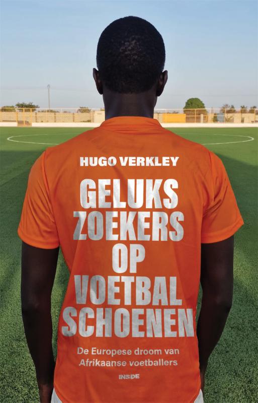 Omslag van Gelukszoekers op voetbalschoenen