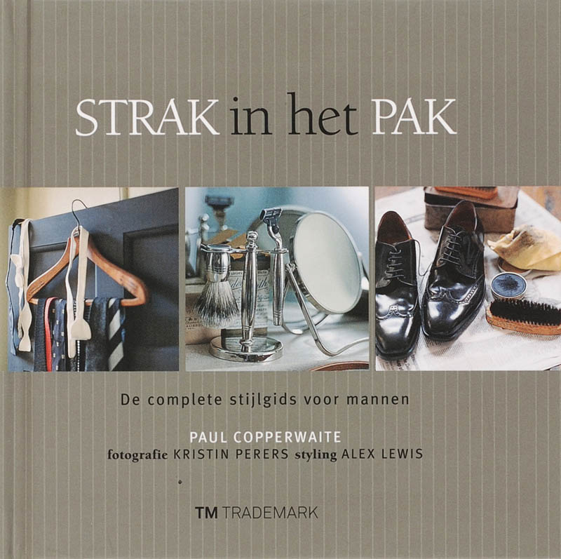 Omslag van Strak in het pak