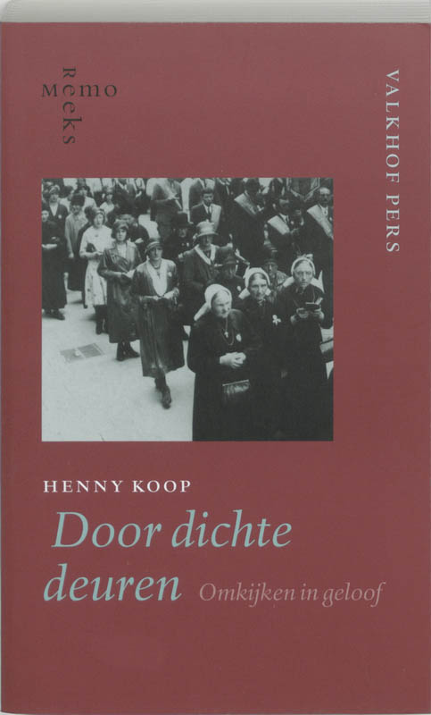 Omslag van Door dichte deuren