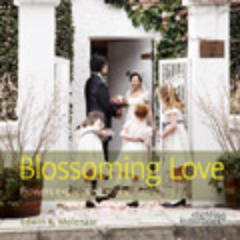 Omslag van Blossoming Love
