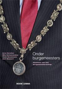 Omslag van Onder burgemeesters