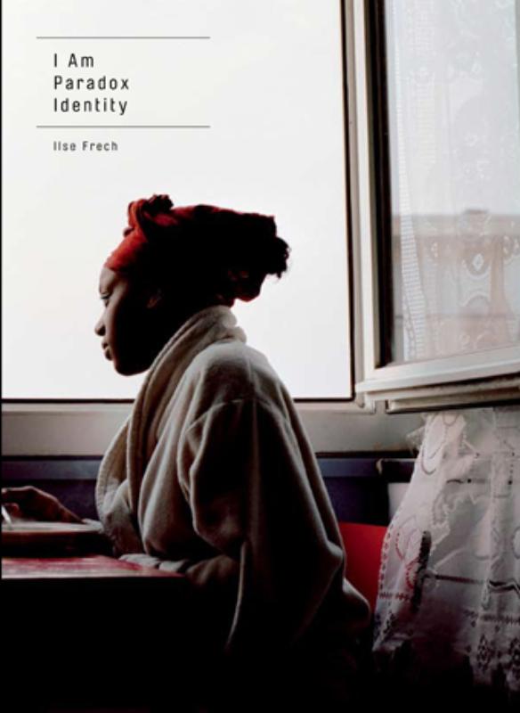 Omslag van I Am Paradox Identity