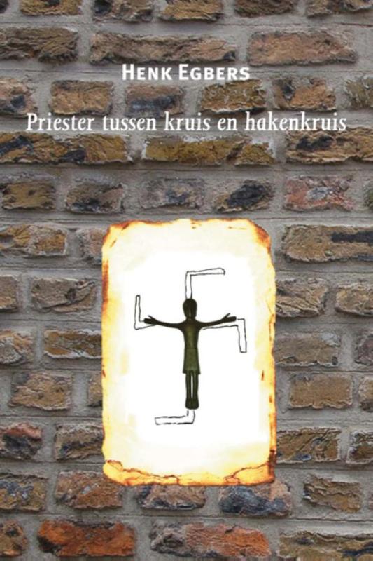Omslag van Priester tussen kruis en hakenkruis