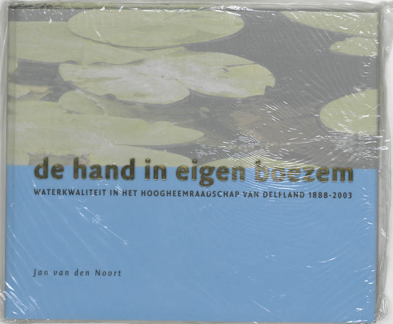 Omslag van De hand in eigen boezem