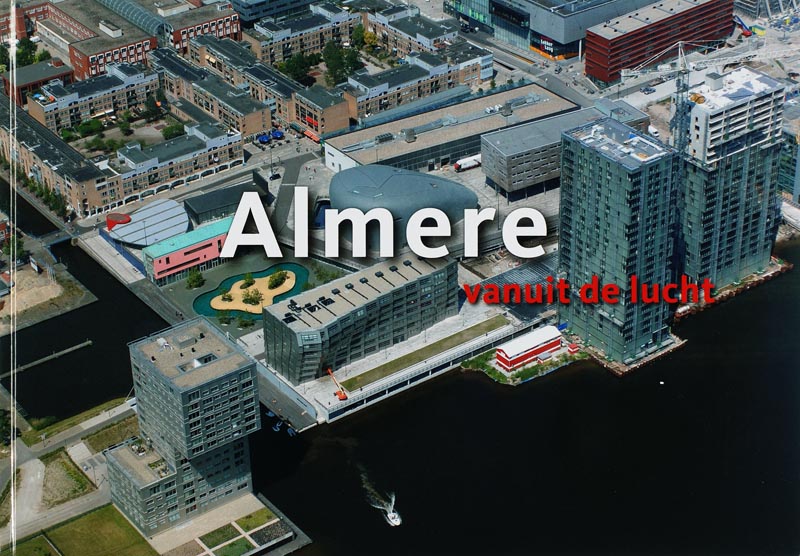 Omslag van Almere vanuit de lucht