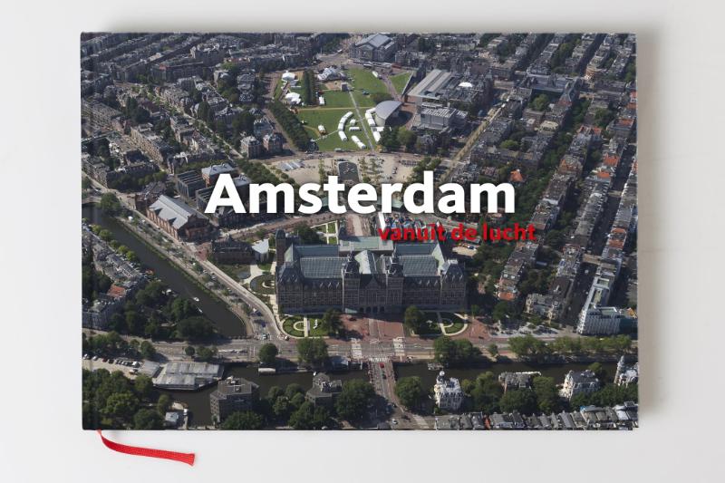 Omslag van Amsterdam vanuit de lucht