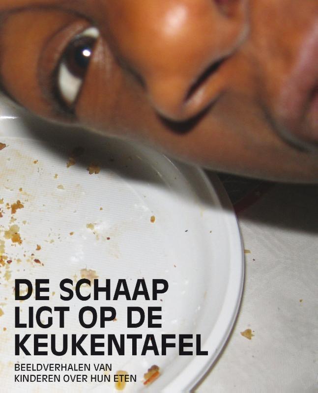Omslag van De schaap ligt op de keukentafel