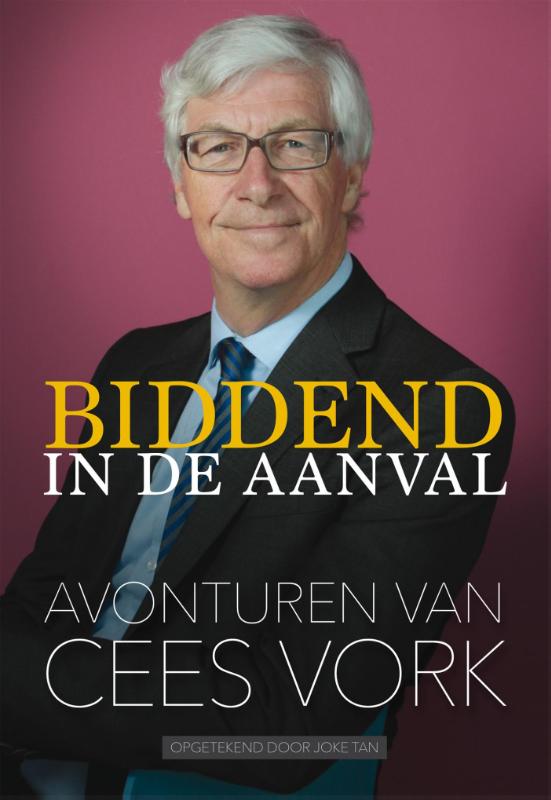 Omslag van Biddend in de aanval