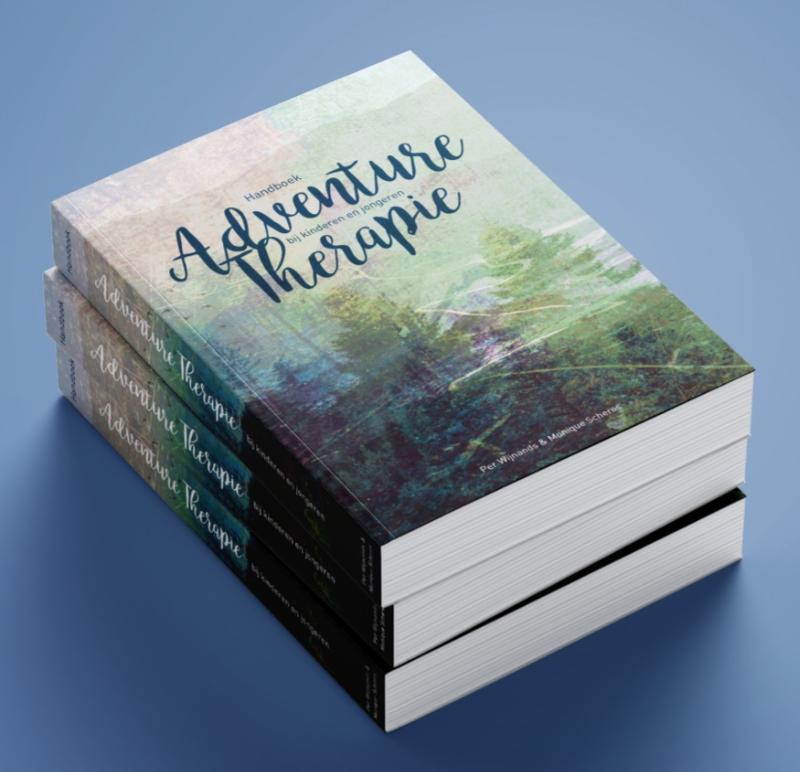 Omslag van Handboek Adventure Therapie met kinderen, jongeren en hun gezinnen