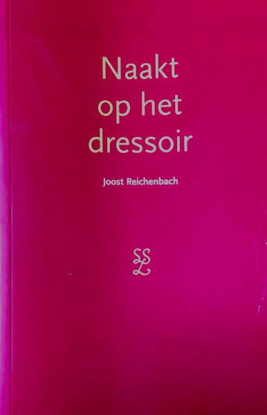 Omslag van Naakt op het Dressoir