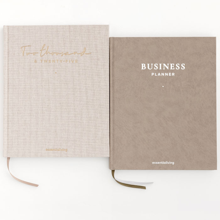 Omslag van Essentialiving Life Planner 2025 + Business Planner