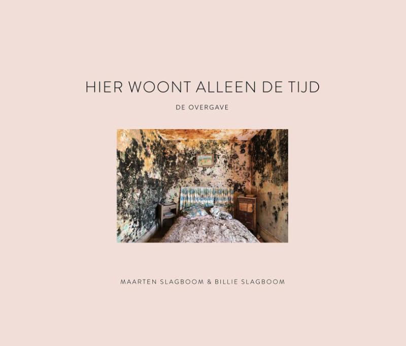 Omslag van Hier woont alleen de tijd