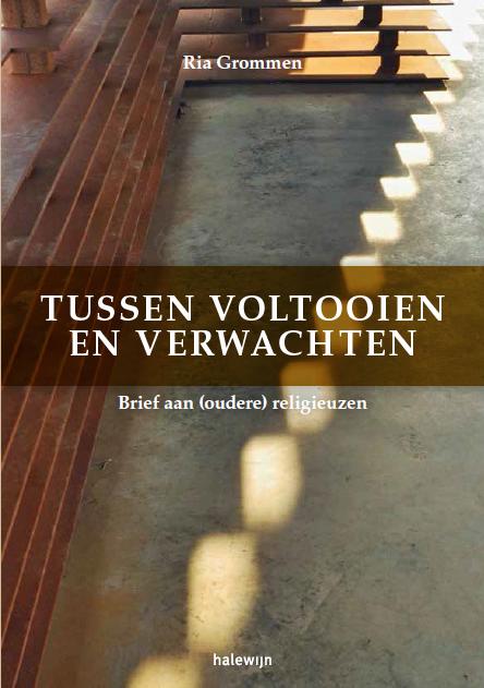 Omslag van Tussen voltooien en verwachten
