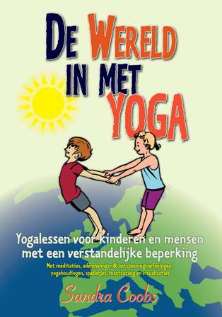 Omslag van De wereld in met yoga