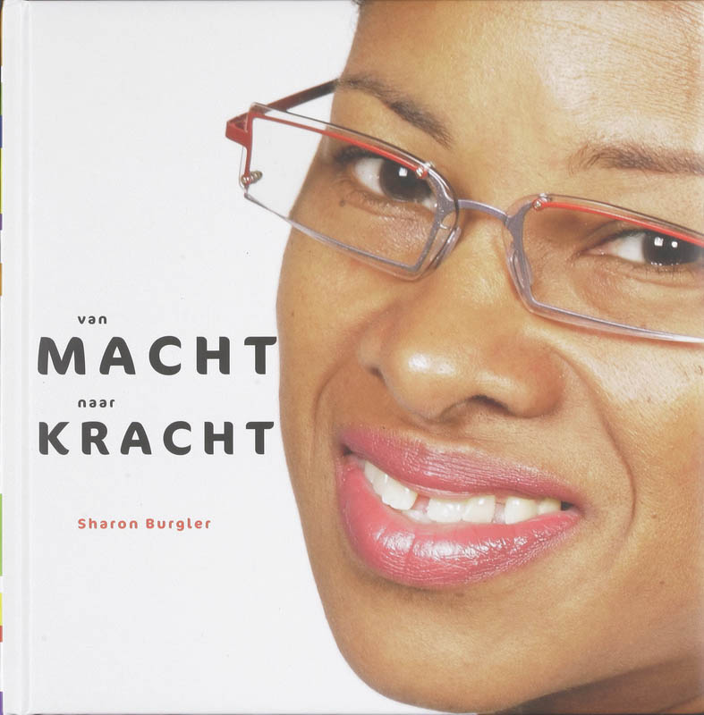 Omslag van Van macht naar kracht