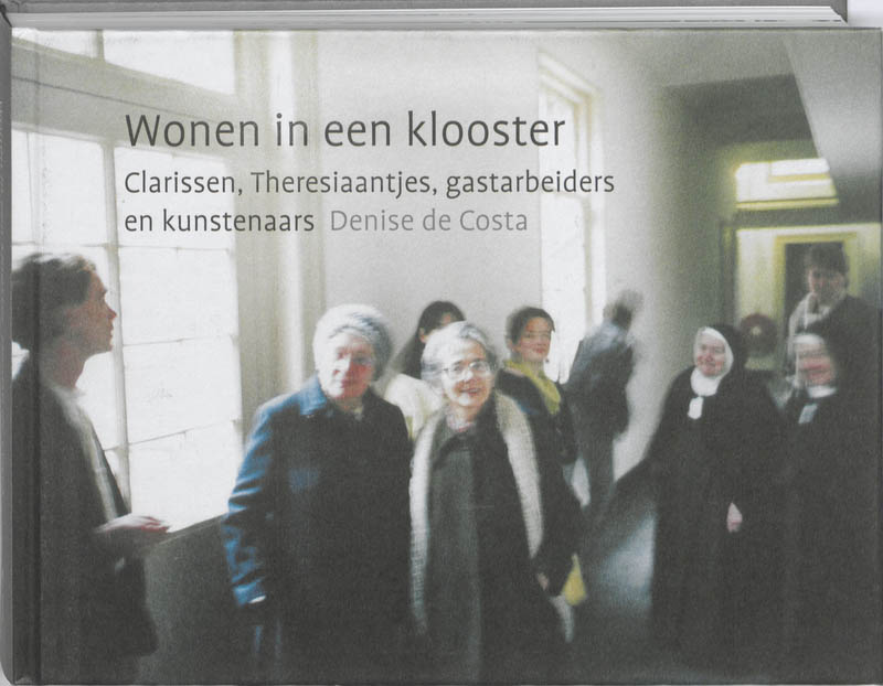 Omslag van Wonen in een klooster