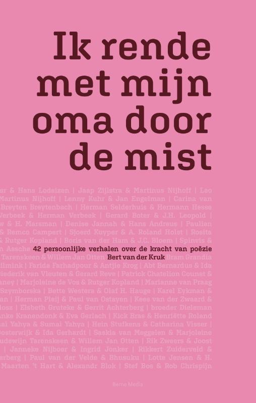 Omslag van Ik rende met mijn oma door de mist